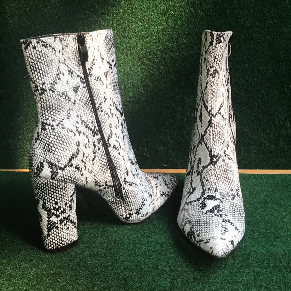 NWT Snakeskin Leather Boots